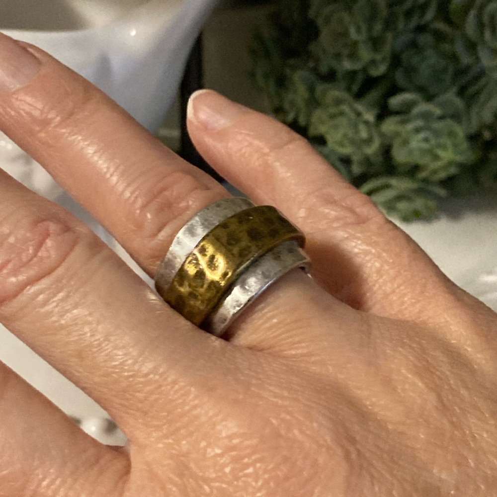 Two tone statement ring - Picture 3 of 4